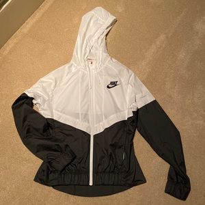 NIKE WINDBREAKER